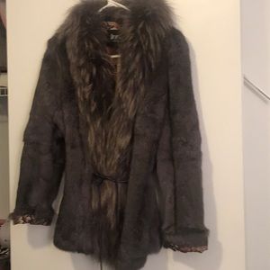 Genuine fox fur coat! Never worn. Gorgeous coat